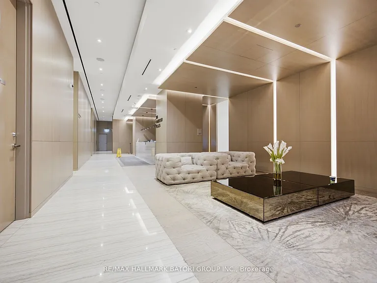 100 Harbour St #4611 — Photo 24