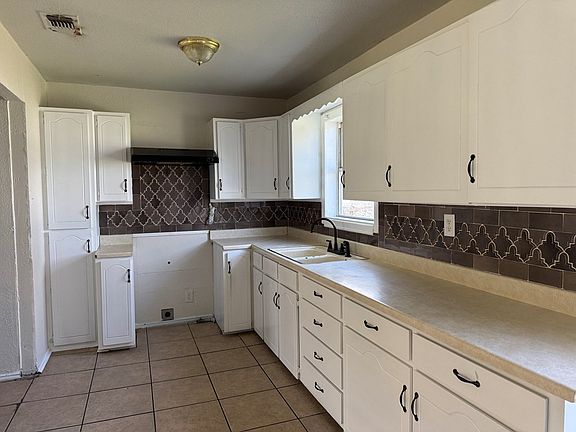 3rd image of 110 Estella Dr