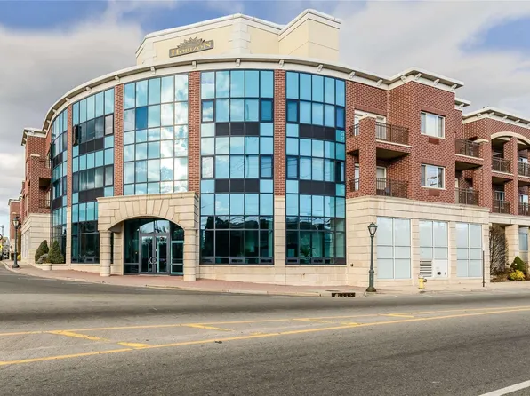 130 Post Avenue #318, Westbury, NY 11590