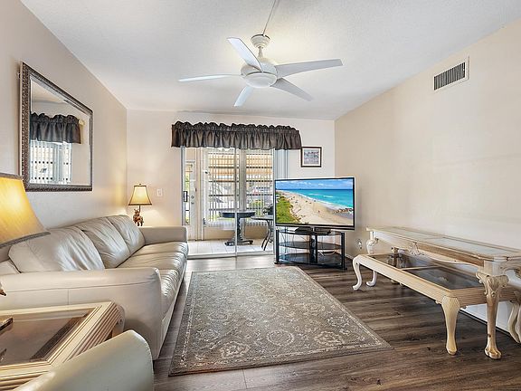 5th image of 2164 NE 1st Way #102