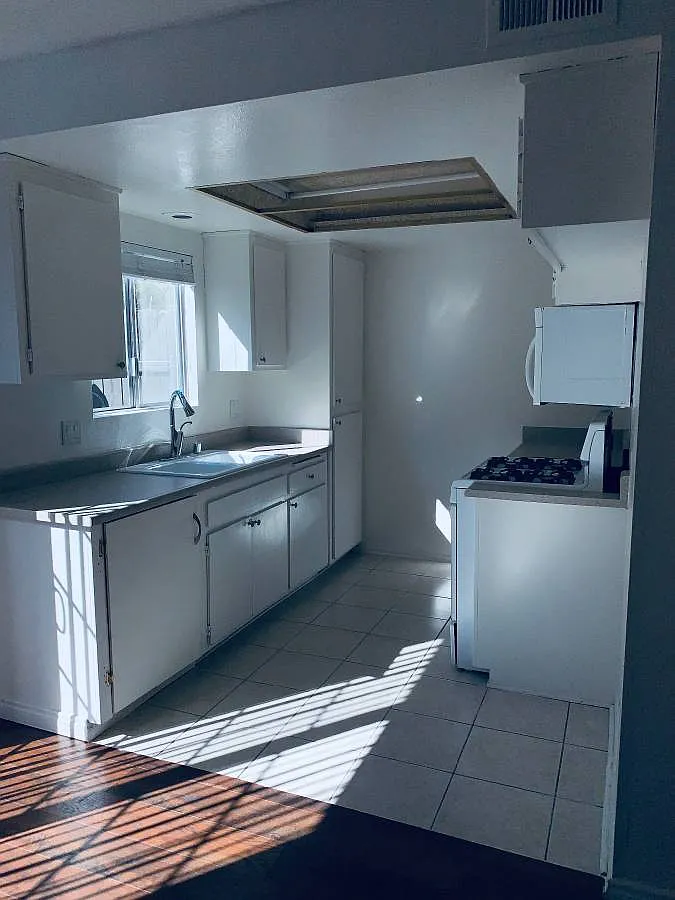 2 bed, 1.5 bath, 1150 sqft, $2,795 — Photo 2