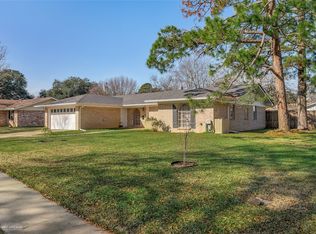 1923 Venus Dr, Bossier City, LA 71112