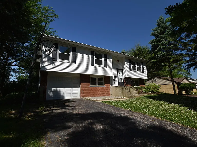 7852 Sprucewood Ave — Photo 3