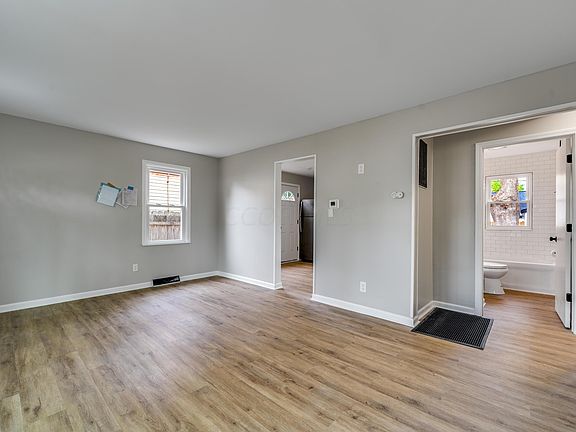 5th image of 2350 Grasmere Ave