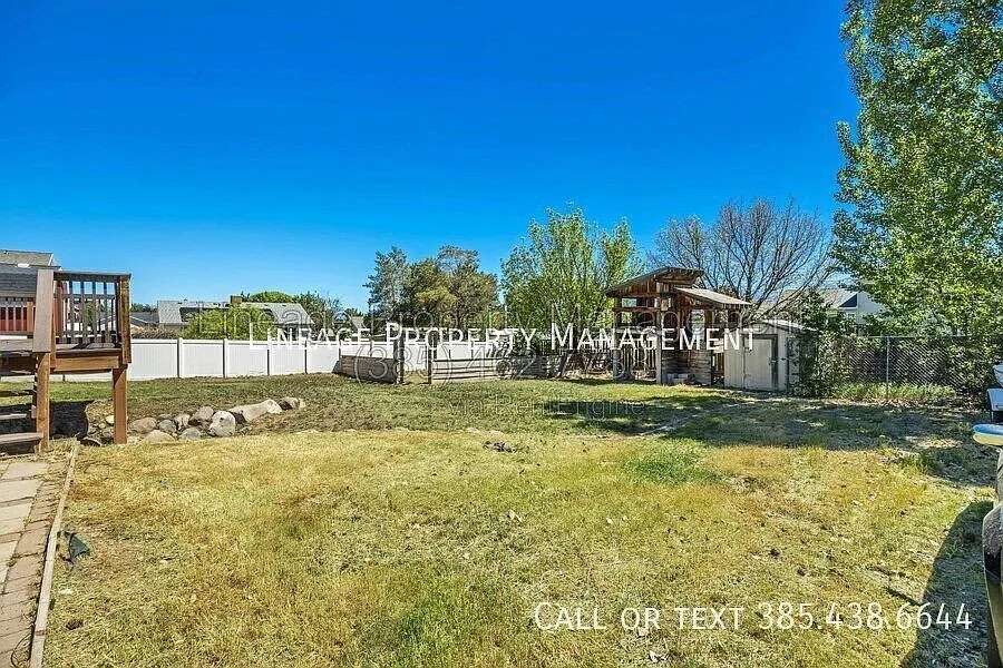 3 bed, 1.0 bath, 1250 sqft, $1,550 — Photo 3