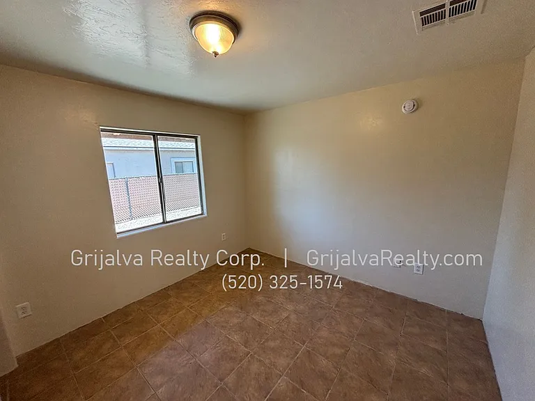 5015 Park — Photo 11