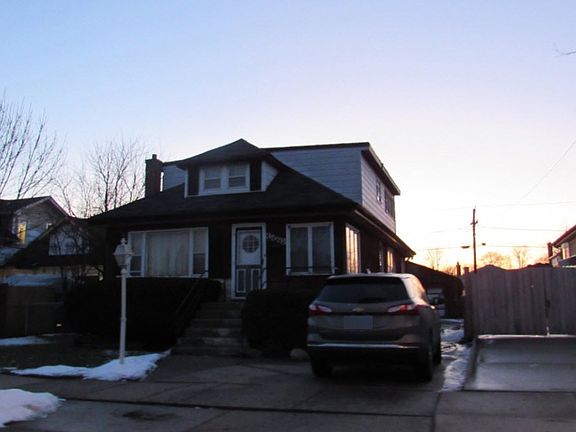2nd image of 3528 Sarah St