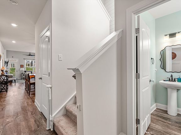 3rd image of 416 Deveron Dr
