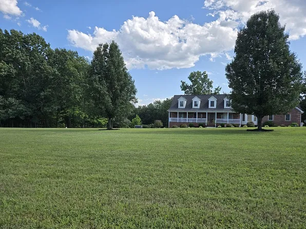 949 Midland Rd, Wingina, VA 24599