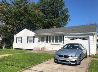 20 Winthrop Rd, Somerset, NJ 08873