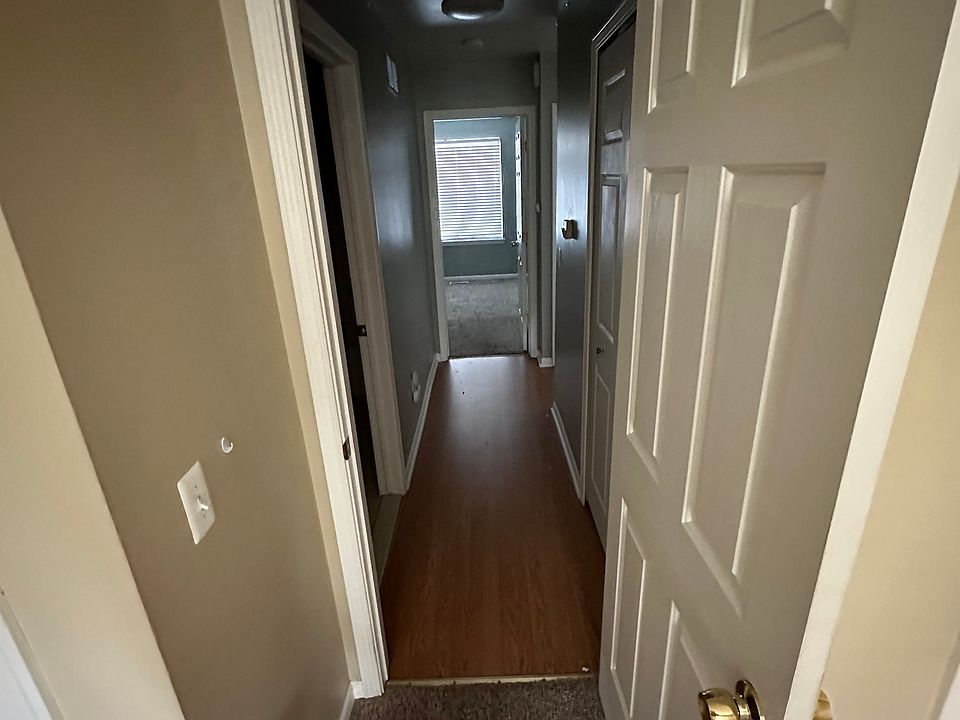 1st image of 22167 Glenwood St