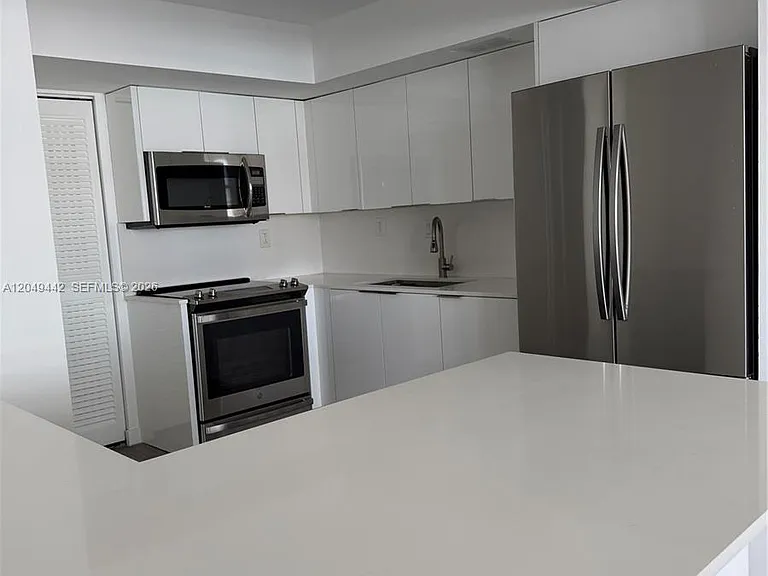 1420 Brickell Bay Dr #1005C — Photo 5