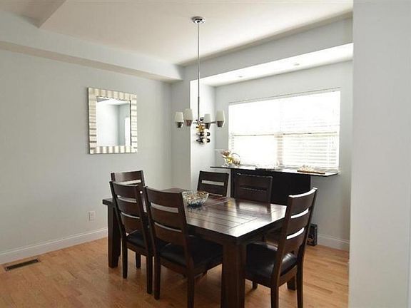 5th image of 469 Flinn Ave