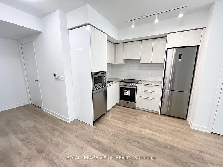 501 Yonge St #1001 — Photo 6