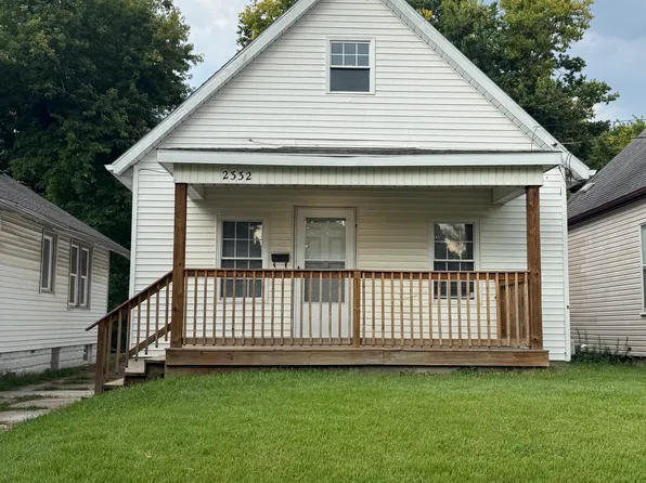 2332 N Ellis St, Peoria, IL 61604