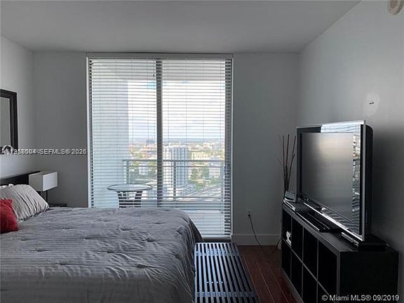 5th image of 90 SW 3rd St APT 4008
