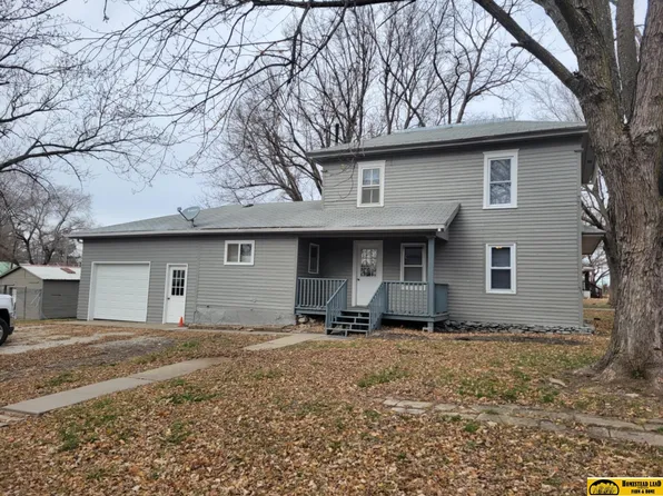 644 12th St, Pawnee City, NE 68420