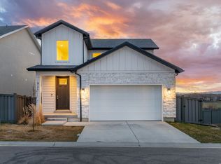 921 N Evelyn St, Farmington, UT 84025