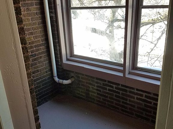 3rd image of 1335 W Garfield Blvd #2