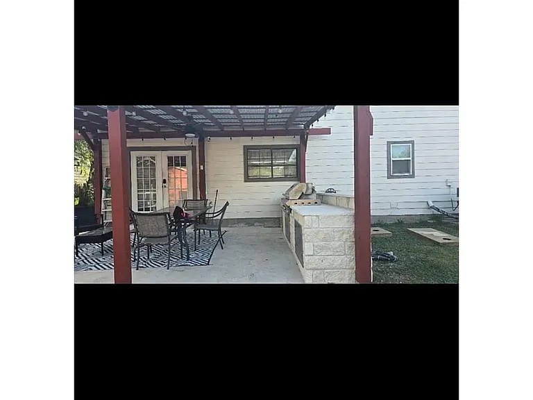 431 Emerald Fields Ln — Photo 1