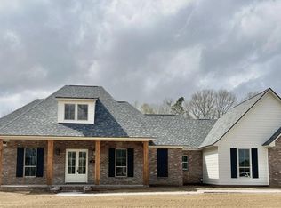 101 Riverway Dr, Youngsville, LA 70592