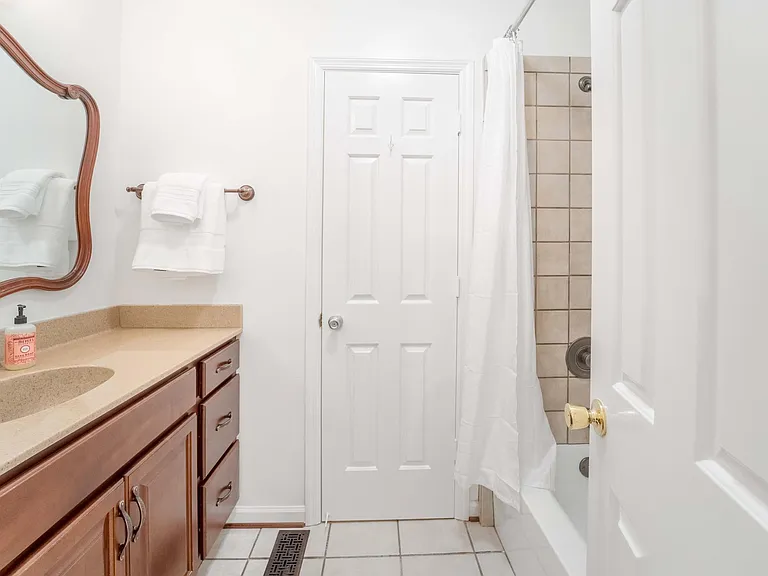 2005 Townvue Ct — Photo 7