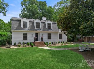 3201 Cloverfield Rd, Charlotte, NC 28211