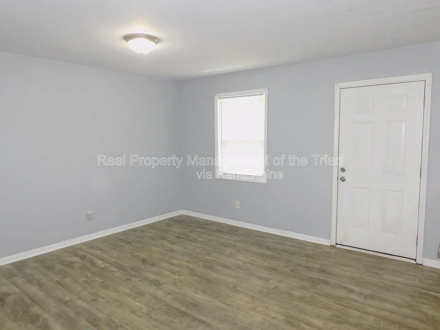 2 bed, 1.0 bath, 840 sqft, $775 — Photo 2
