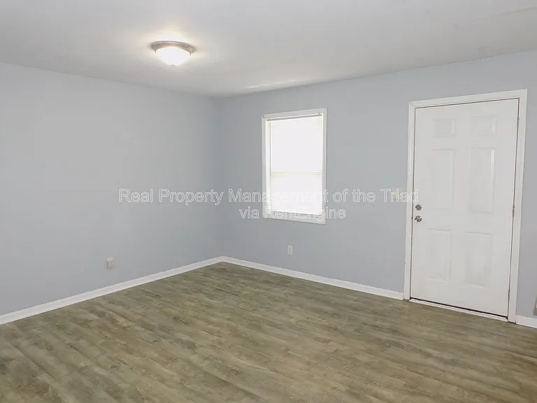 2406 Markwood Ln SE #C — Photo 2
