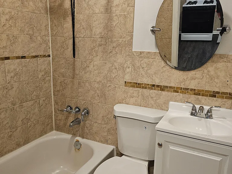 31 Parker Ave #1R — Photo 4