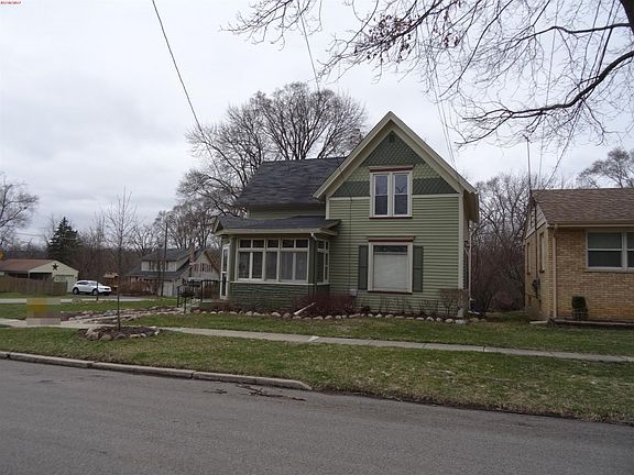 3rd image of 229 N Wisconsin St