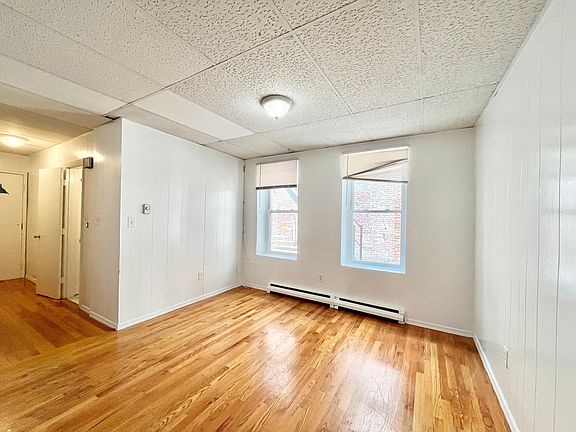 3rd image of 199 Strathmore Rd APT 8