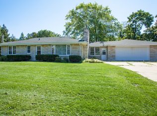 N56W21265 Silver Spring Dr, Menomonee Falls, WI 53051
