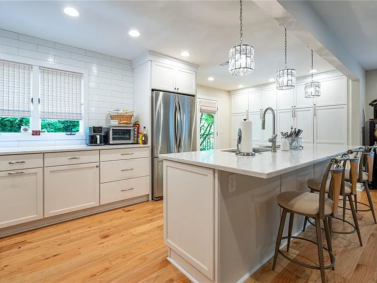 1421 Hillpine Ln NE — Photo 9