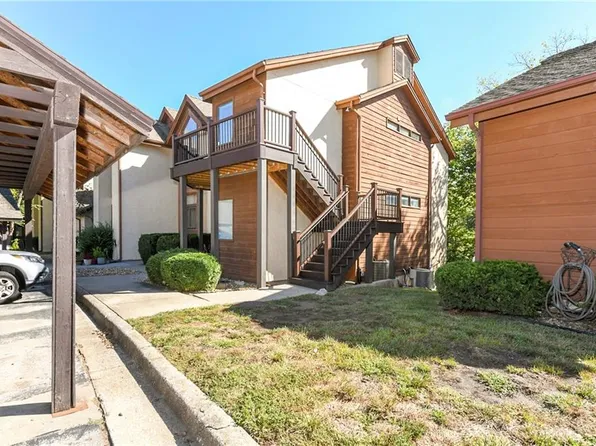 4831 Horton St, Mission, KS 66202