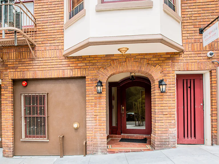 65 Buena Vista Ave E — Photo 3