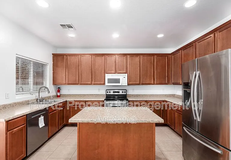 322 S 116th Ave — Photo 22