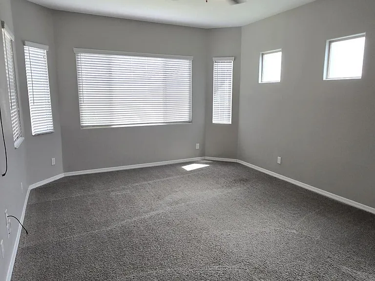 18351 W Mercer Ln — Photo 33
