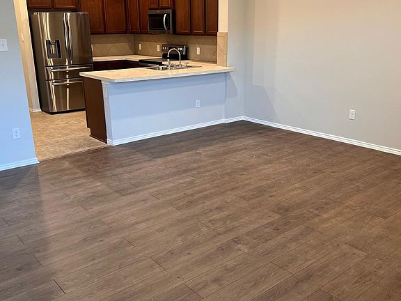 3rd image of 2221 Canongate Dr