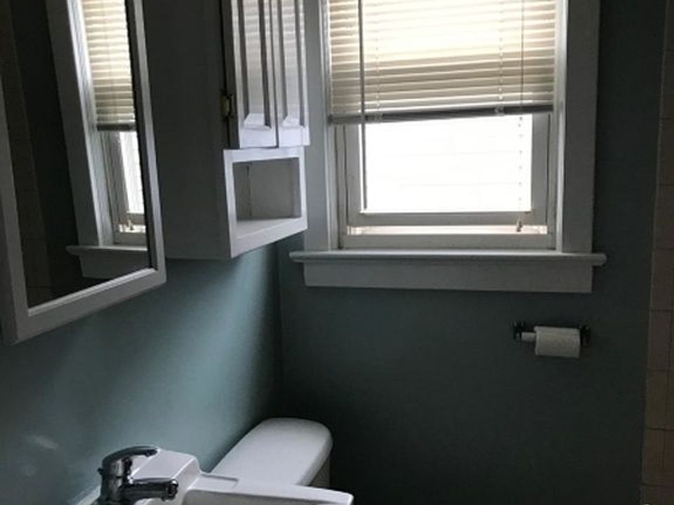 2nd image of 110 Anchor Pl Fl 2nd