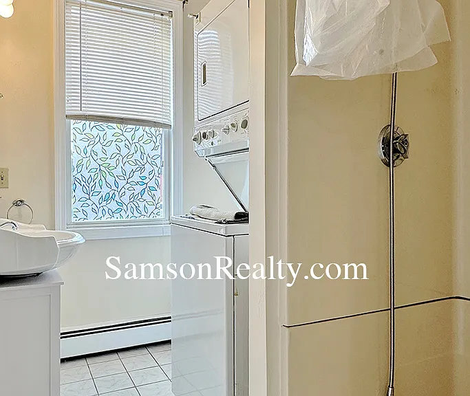 19 Sutton St #2 — Photo 14