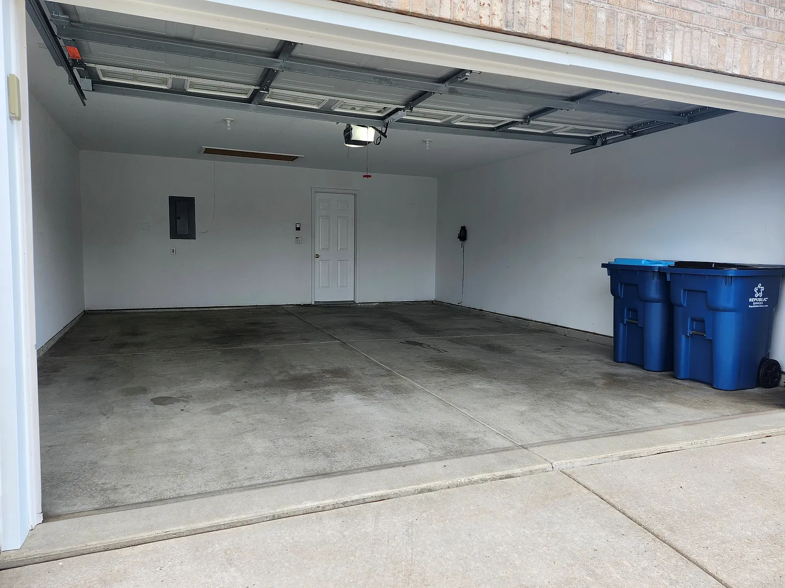 3 bed, 1581 sqft, $2,695 — Photo 4