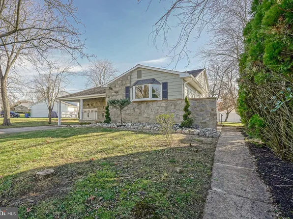 408 Junewood Dr, Cherry Hill, NJ 08003
