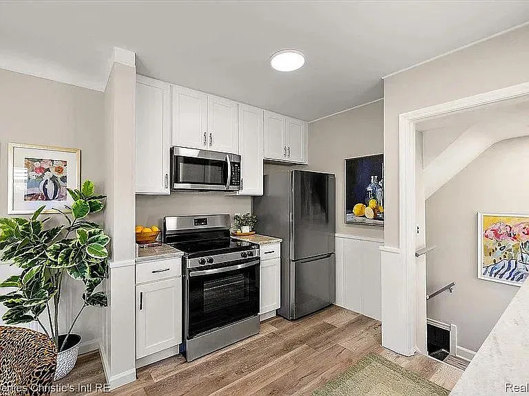 1544 Hampton Rd — Photo 3