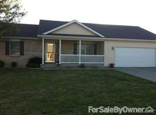 403 S Barn Hollow Dr, Athens, IL 62613