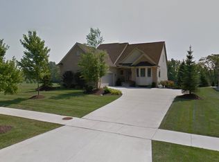 527 Ridge Point Dr, Dundee, MI 48131