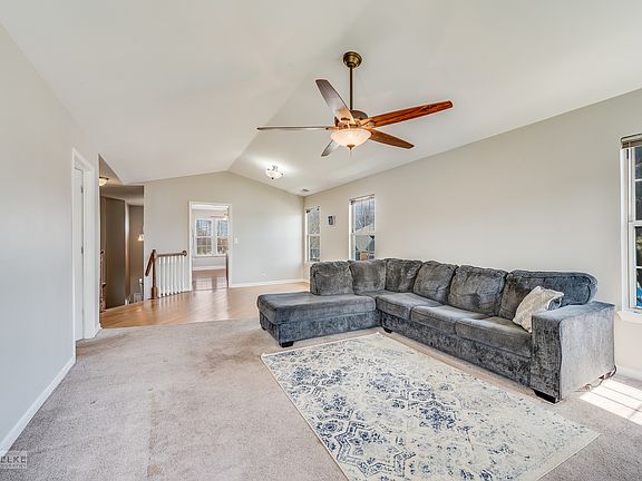 5th image of 274 Green Knoll Ln