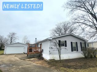 38 Wren Ct #38WREN, Beecher, IL 60401