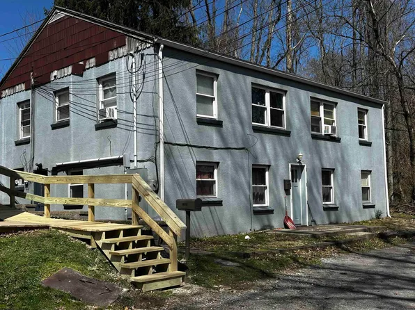 1042 Lemont Ct, Fairmont, WV 26554