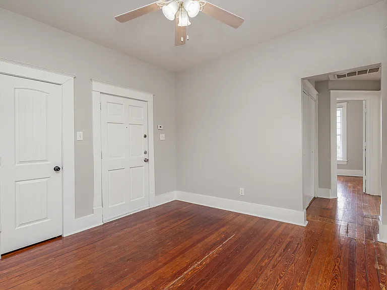 1230 Kings Hwy #3 — Photo 7